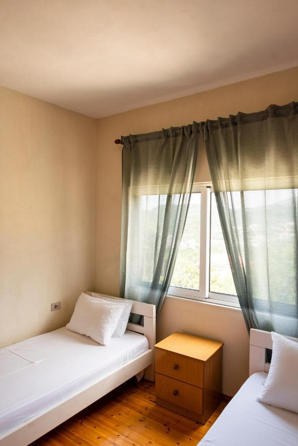 Janakis Apartments Химара Экстерьер фото