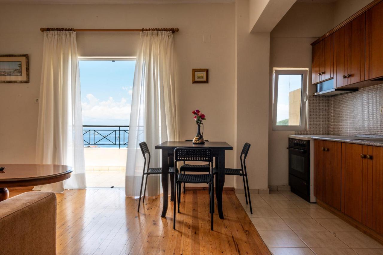 Janakis Apartments Химара Экстерьер фото